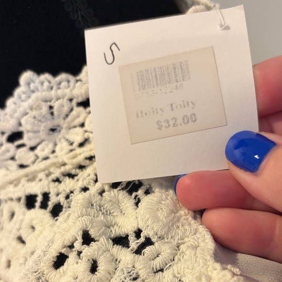 Chic Lace Overlay Blouse - Cream - Picture 3 of 6